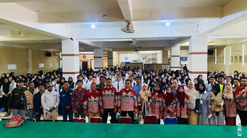 Pimpinan Fakultas Ekonomi dan Bisnis Bertemu Mahasiswa Baru di PKKMB Hari ke-2 Universitas Muhammadiyah Buton